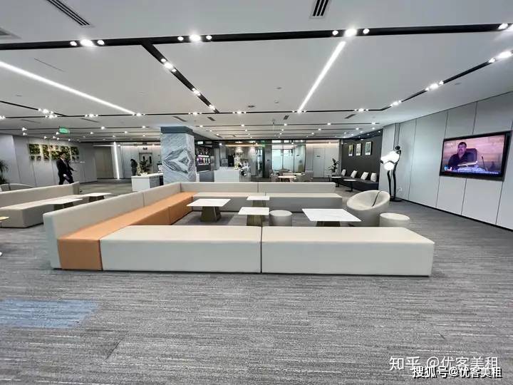 告别办公家具选购难题,优客美租助你轻松搞定!