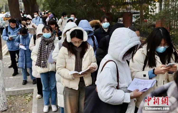 多地明确公务员招录年龄放宽至40岁,还有两个“倾斜”