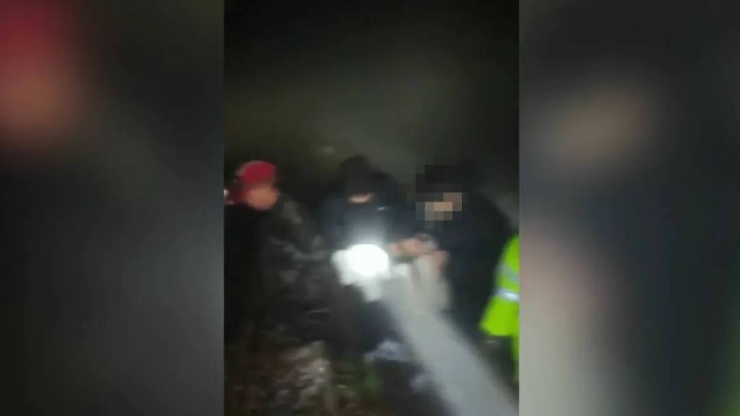 惊险！南宁4名大学生相约爬山，被困悬崖边十多个小时