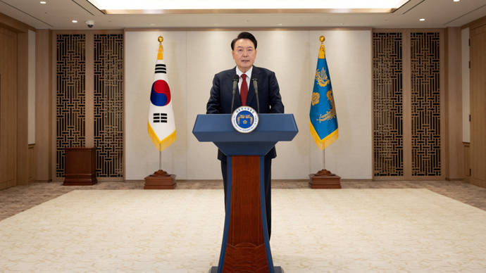 深度 | 宁弹劾不辞职，尹锡悦在赌什么？