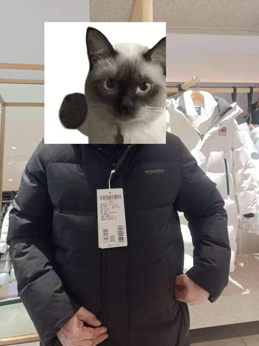 胖东来的百元羽绒服,打工人抢疯了