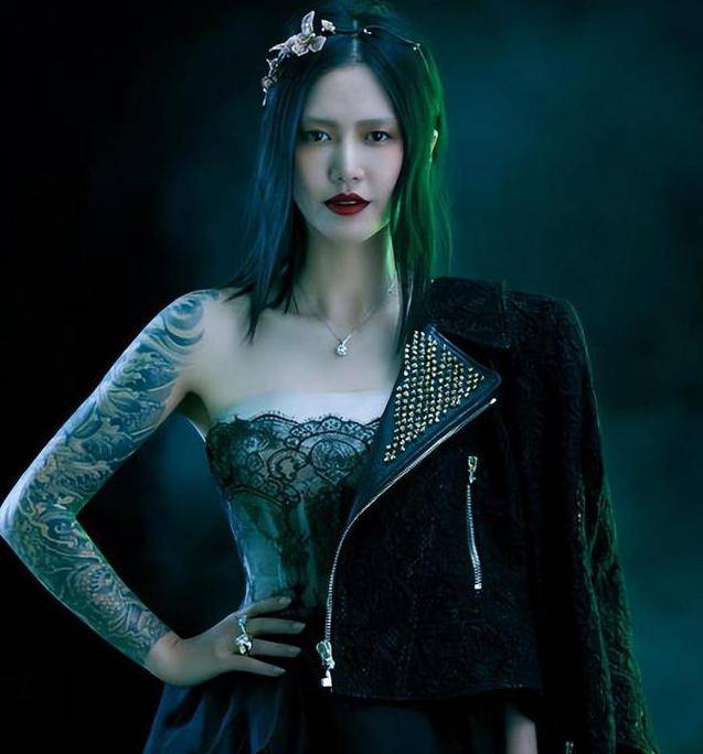 原来是他娶了谭维维！被称为“不老男神”，曾在海拔5600米上求婚