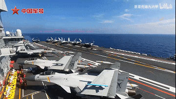 歼-15DH首次上舰！“山东”舰展示全甲板攻击，连续放飞24架？