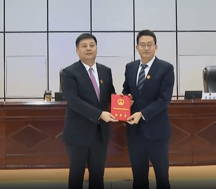 “80后”秦波，任代市长