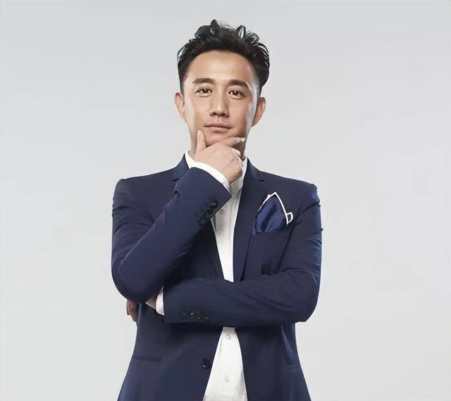 三年不开张，开张吃三年！以为黄磊糊了，实际他才是最精的那一个