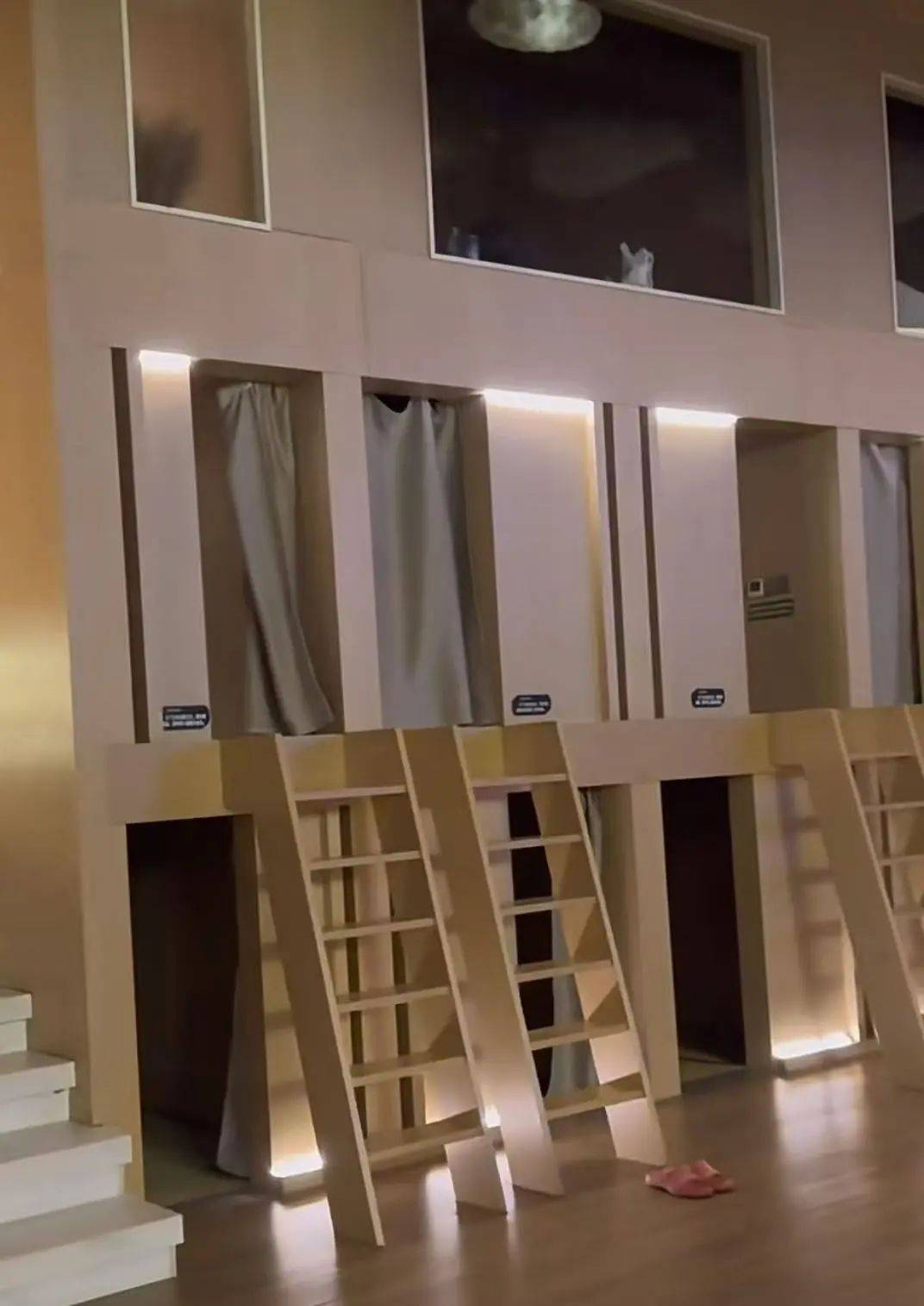 排队搓澡，网红洗浴中心爆满