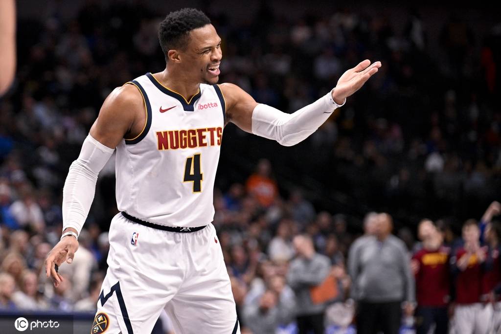 威少重生成赛季最励志故事 他埋没的才华何以被唤醒？