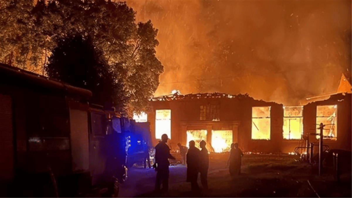 三大消息：乌克兰军工企业遭炸！特朗普彻底疯狂？普京被摆了一道？