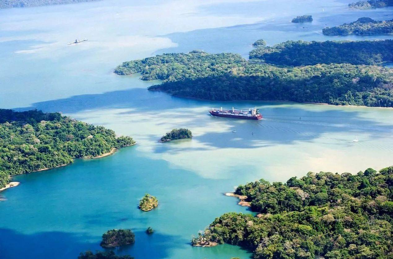 三大消息：乌克兰军工企业遭炸！特朗普彻底疯狂？普京被摆了一道？