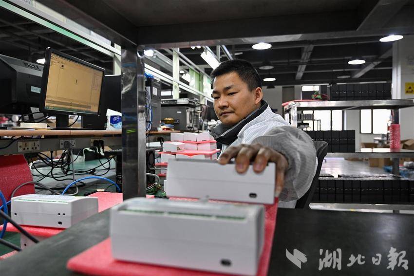 人员全部到岗 订单任务繁重 武汉微创光电复工忙