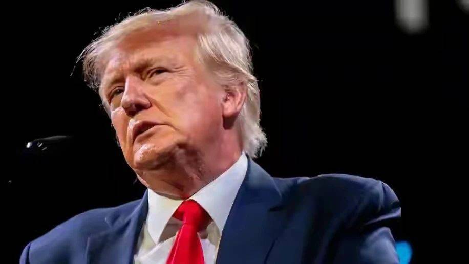 内讧爆发！马斯克立大功！美国一批懂中文的特工，这回彻底暴露了