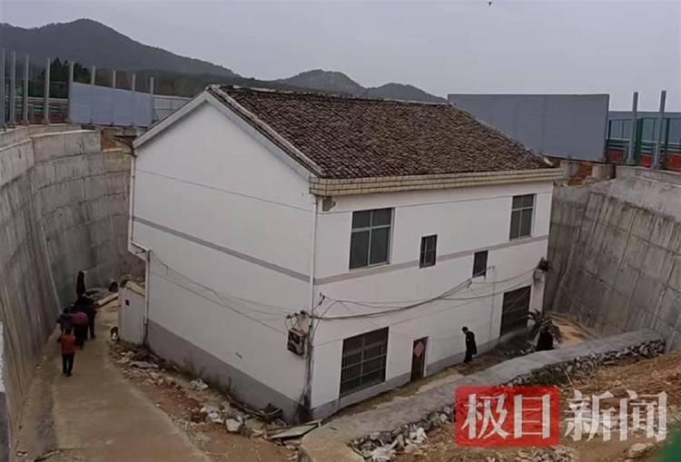 江西“最强钉子户”独守孤房 :有点后悔像‘赌’输了 没料到政府让公路改道