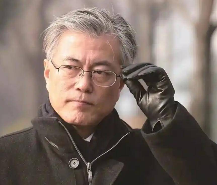 尹锡悦政治命运悬于一线，关键时刻，文在寅一句话给了其致命一击