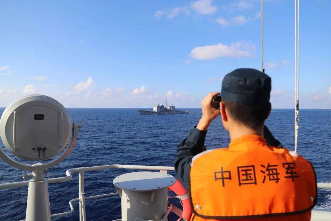 央视一幕泄露天机,歼16挂载霹雳10升空:解放军在南海打法变了