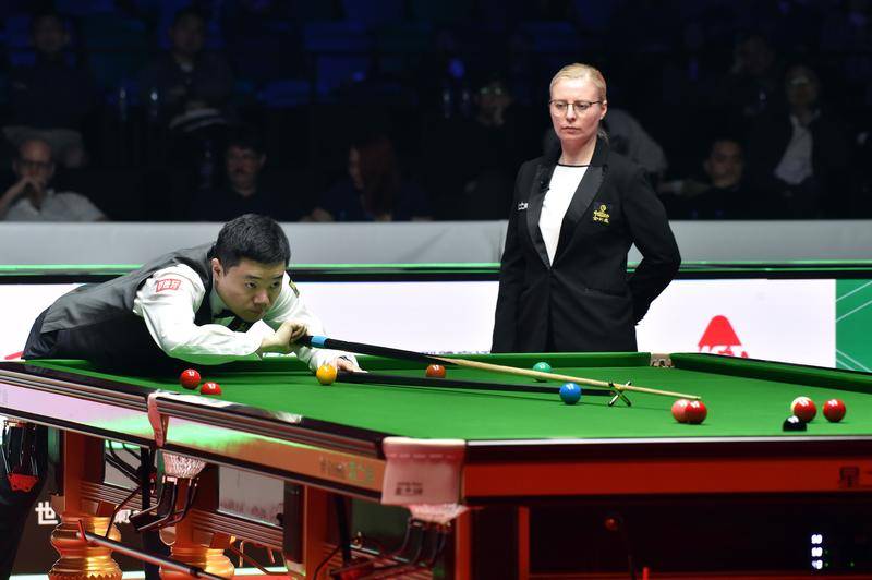 斯诺克世界大奖赛-丁俊晖不敌徐思 首轮爆冷出局