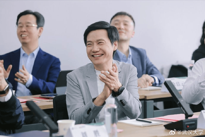 雷军回应如何保持好身材：英语不好已经让母校“蒙羞”，不能再形象欠佳