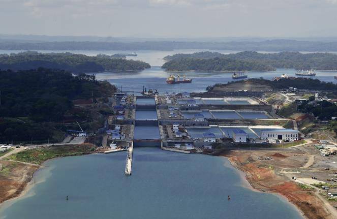 大局已定！中方专机顺利回归，港媒发声不一般，李嘉诚罕见表态