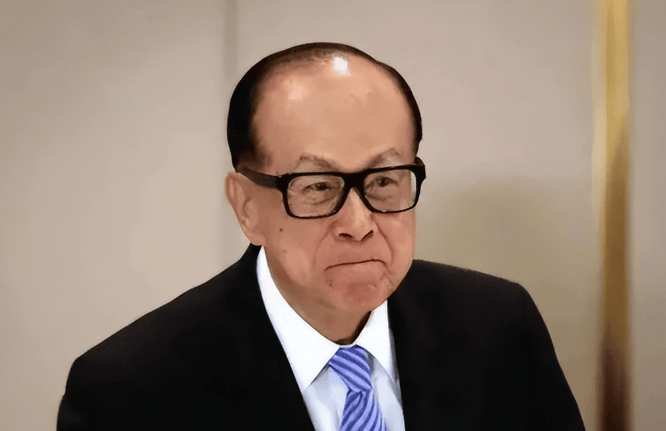 大局已定！中方专机顺利回归，港媒发声不一般，李嘉诚罕见表态