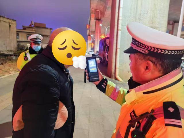 喝了一口止咳糖浆 昆明一名司机被查出酒驾