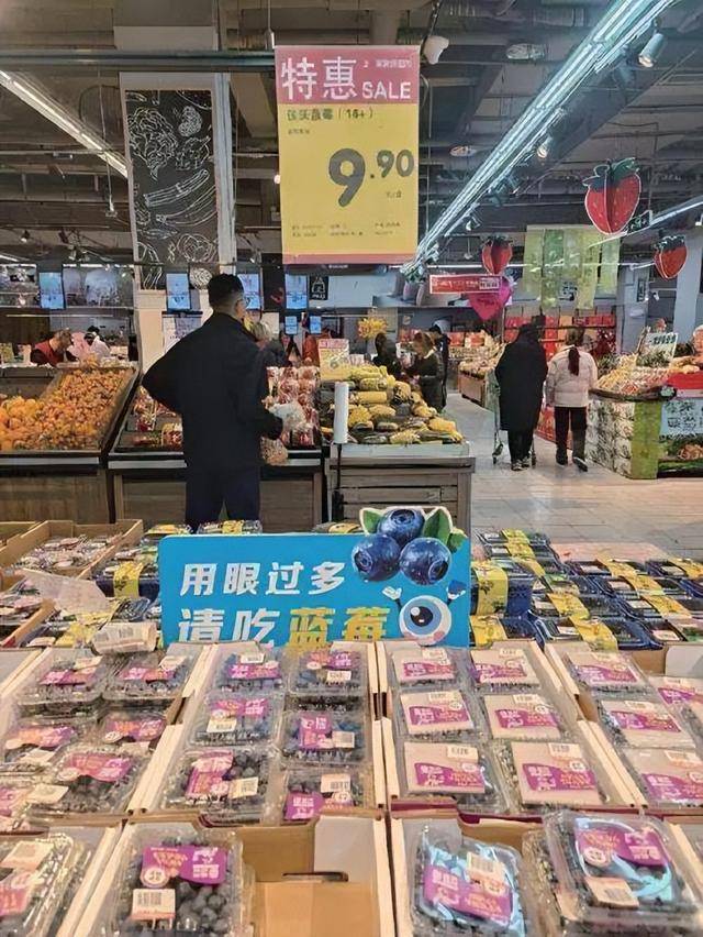 从上百元一斤到9.9元一盒，“网红水果”大降价
