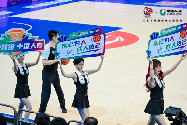 牛犇犇“出征”CBA天津主场，打造篮球互动新体验