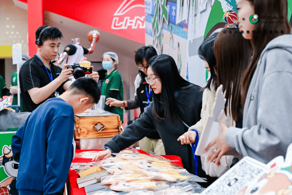 牛犇犇“出征”CBA天津主场，打造篮球互动新体验