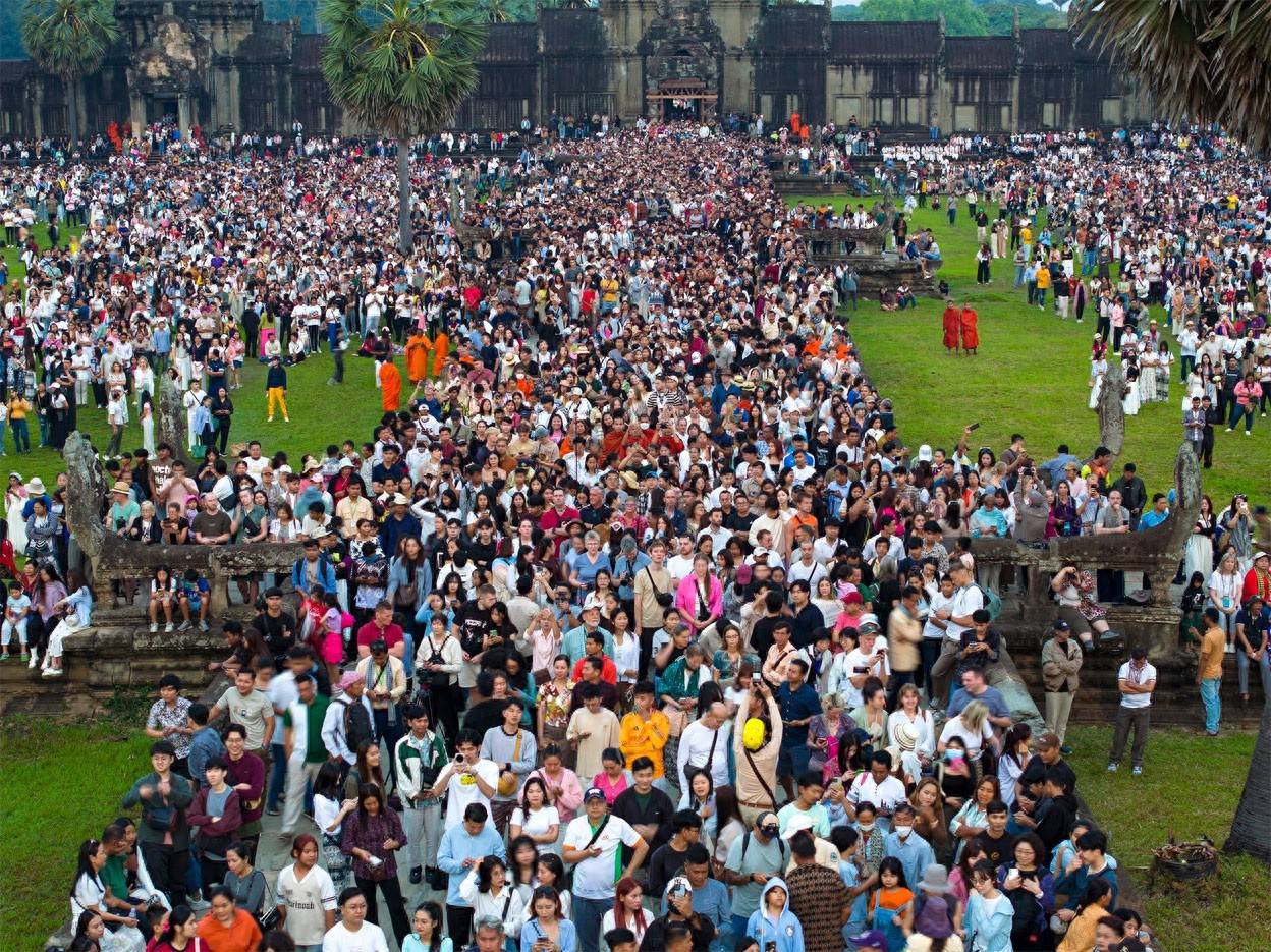 柬埔寨对华最新表态，中柬公路重大突破！东方大智慧，美国人不服不行