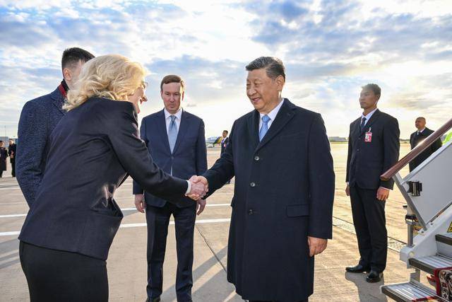 习近平抵达莫斯科对俄进行国事访问并出席纪念苏联伟大卫国战争胜利80周年庆典