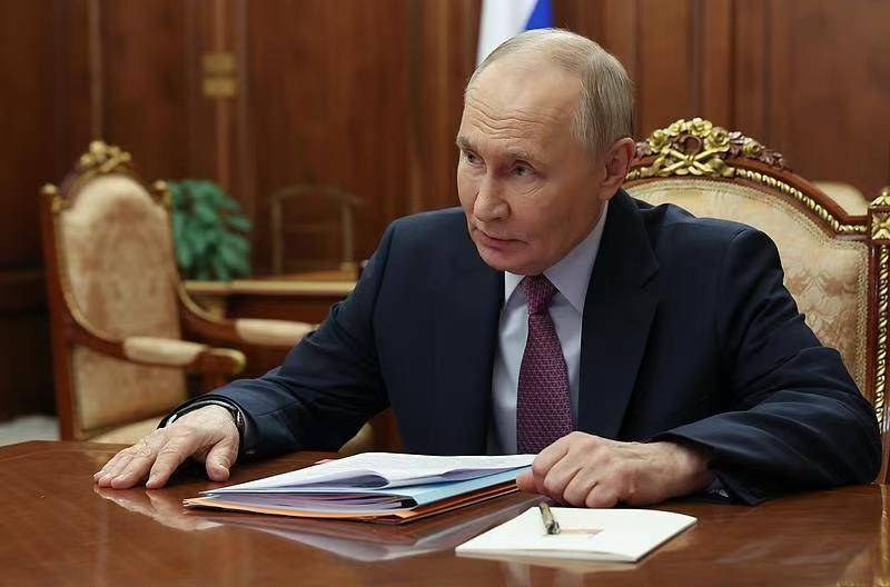 一觉醒来，普京遭晴天霹雳，俄总参谋部高官被斩首，美英法没料到