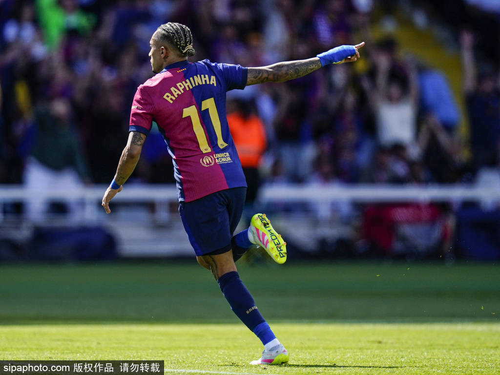 赛季四杀！西甲-姆巴佩戴帽拉菲2球 巴萨4-3皇马7分领跑