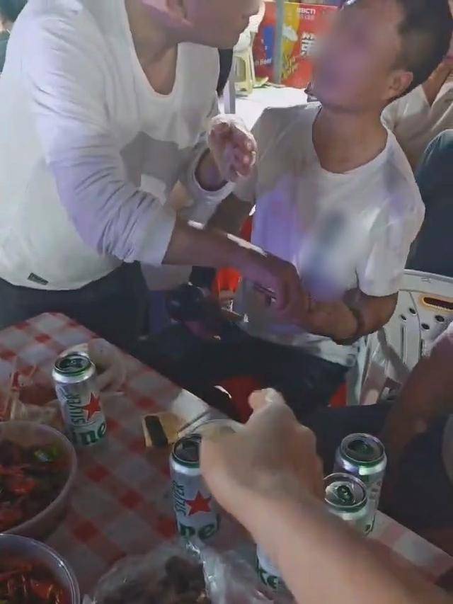 蚌埠龙虾节被曝有“点歌刺客”，当地多部门介入调查