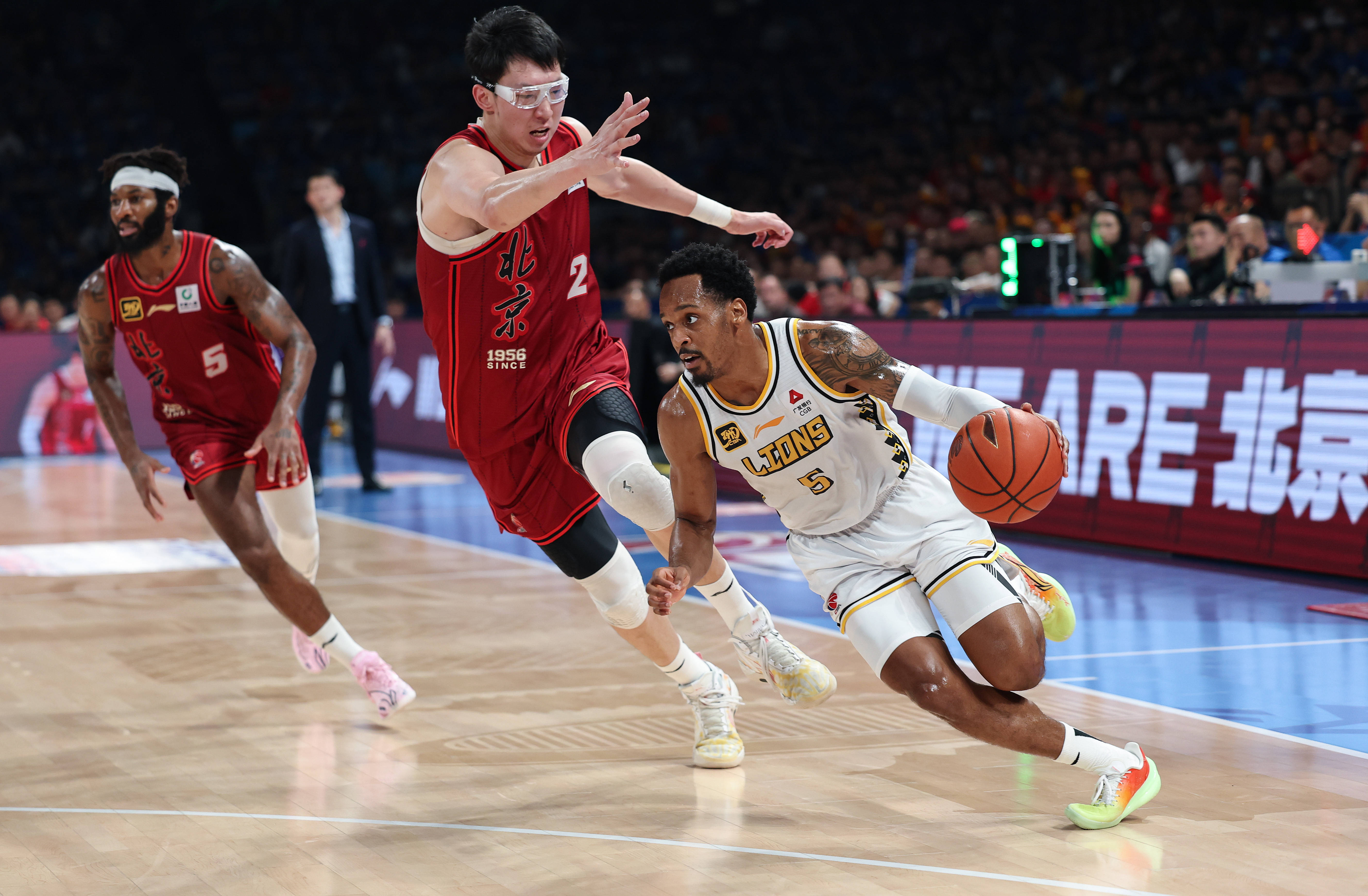 浙江广厦4-2北京夺队史CBA首冠！周琦31+10布朗41分