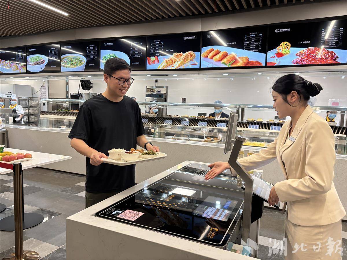 每餐摄入多少卡路里一秒读取！智慧食堂让人吃得明白吃得健康