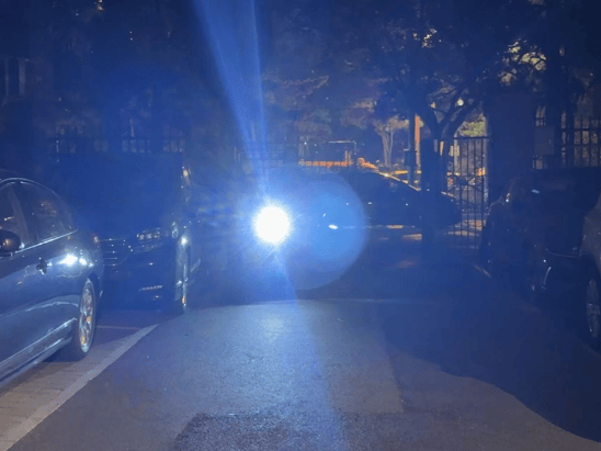 电动自行车前灯让人“不能直视”，你被“远光刺客”晃过没？