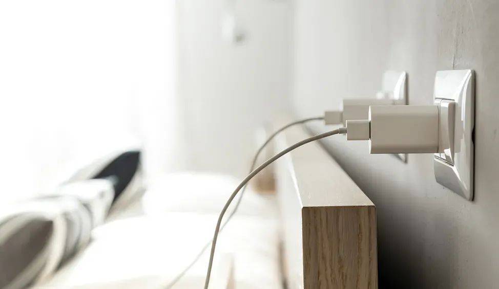 转发提醒！有这种充电线的，尽快拔掉！