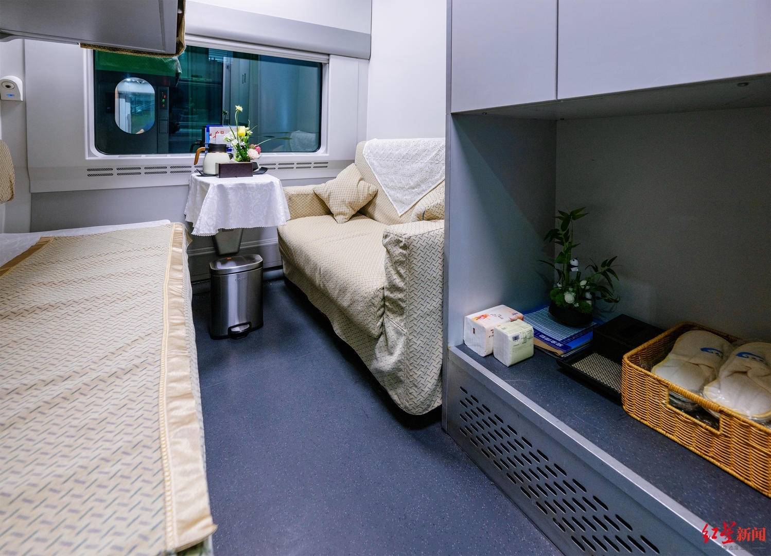 枕木上的“双城记”：京蓉动卧首发夜的要素奔流