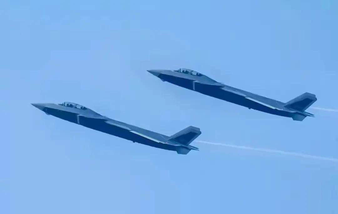 一机抵三机！歼-20S惊艳登场，世界首款5.5代战机或成空战指挥官？
