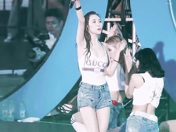 韩国水弹音乐节名场面：宋雨琦宣美柳智敏性感火辣权恩妃超撩人