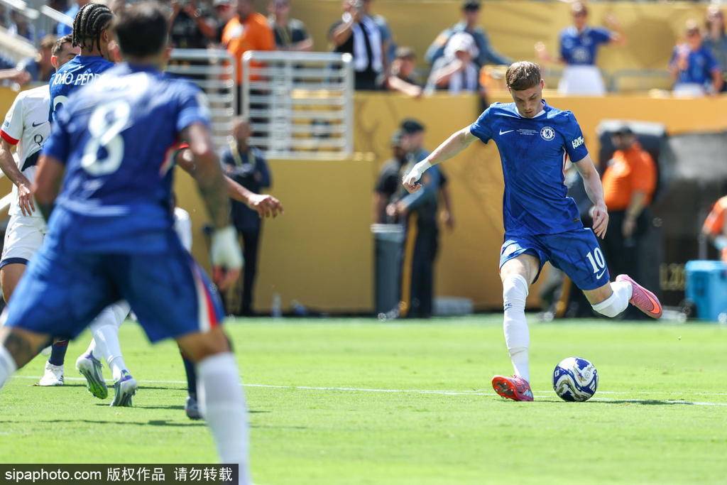 世俱杯-帕尔默2射1传佩德罗破门 切尔西3-0巴黎夺冠军