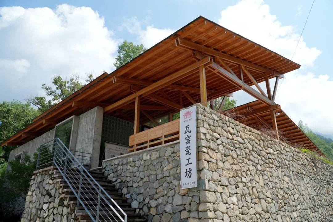 从门外汉到乡村陶艺师，他用热爱“逆袭”