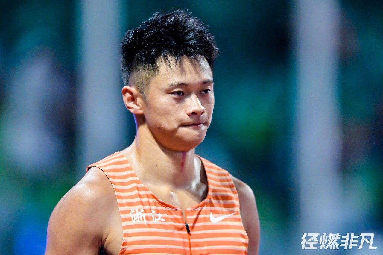 田径全锦赛男子百米飞人大战邓信锐10秒06夺冠，谢震业跑出10秒27仍无缘决赛