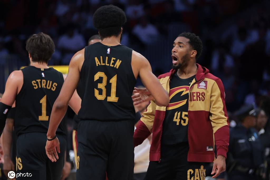 NBA官方东西部排名:雷霆骑士领跑 湖勇未进前四