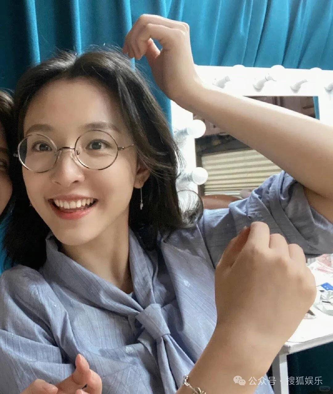 离婚三年又被拍到亲密逛超市，他俩这是纯带娃还是真复合了？