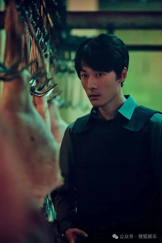 离婚三年又被拍到亲密逛超市，他俩这是纯带娃还是真复合了？