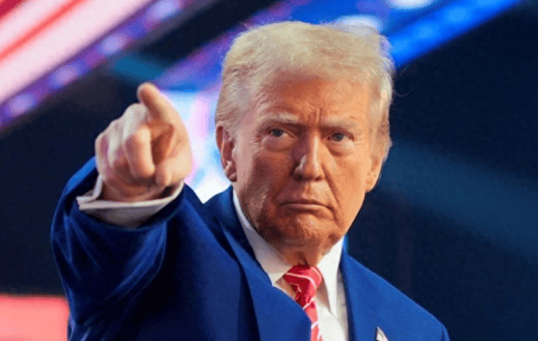 特朗普点名，赖清德低头了，民进党忙着内斗，“限陆令”升级