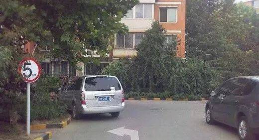 “刚走出去不到一分钟就出事”，一家五口1死4伤！家属最新发声