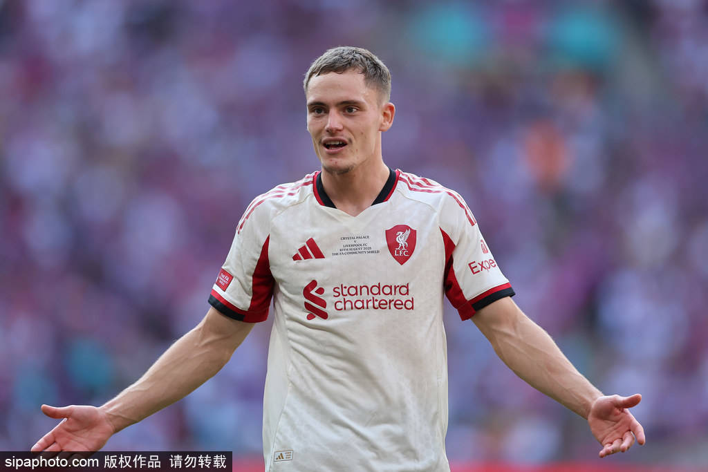 观战台：利物浦打响英超揭幕战 曼联枪手锋线天团火拼