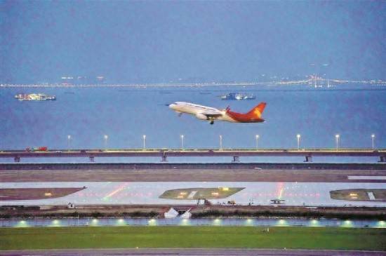 深圳机场三跑道完成空管设备飞行校验