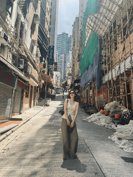 考古｜45岁仍似初恋脸？高圆圆晒度假照松弛感拉满，自然状态惊艳众人