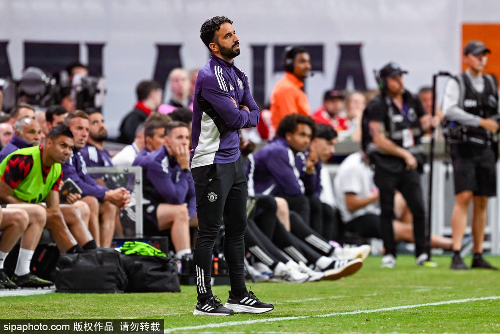 曼联危机：拉特克利夫与阿莫林的信任游戏